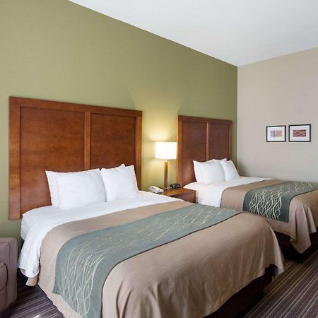 Comfort Inn & Suites Fayetteville-University Area Ngoại thất bức ảnh