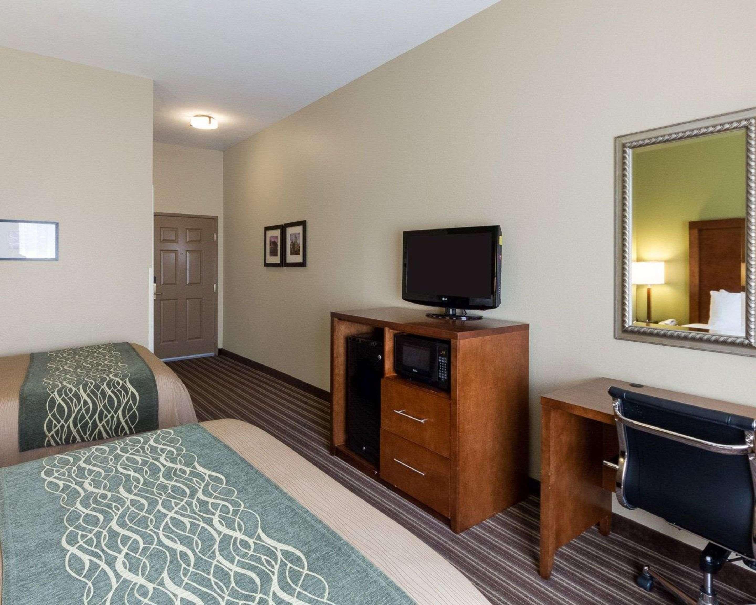 Comfort Inn & Suites Fayetteville-University Area Ngoại thất bức ảnh