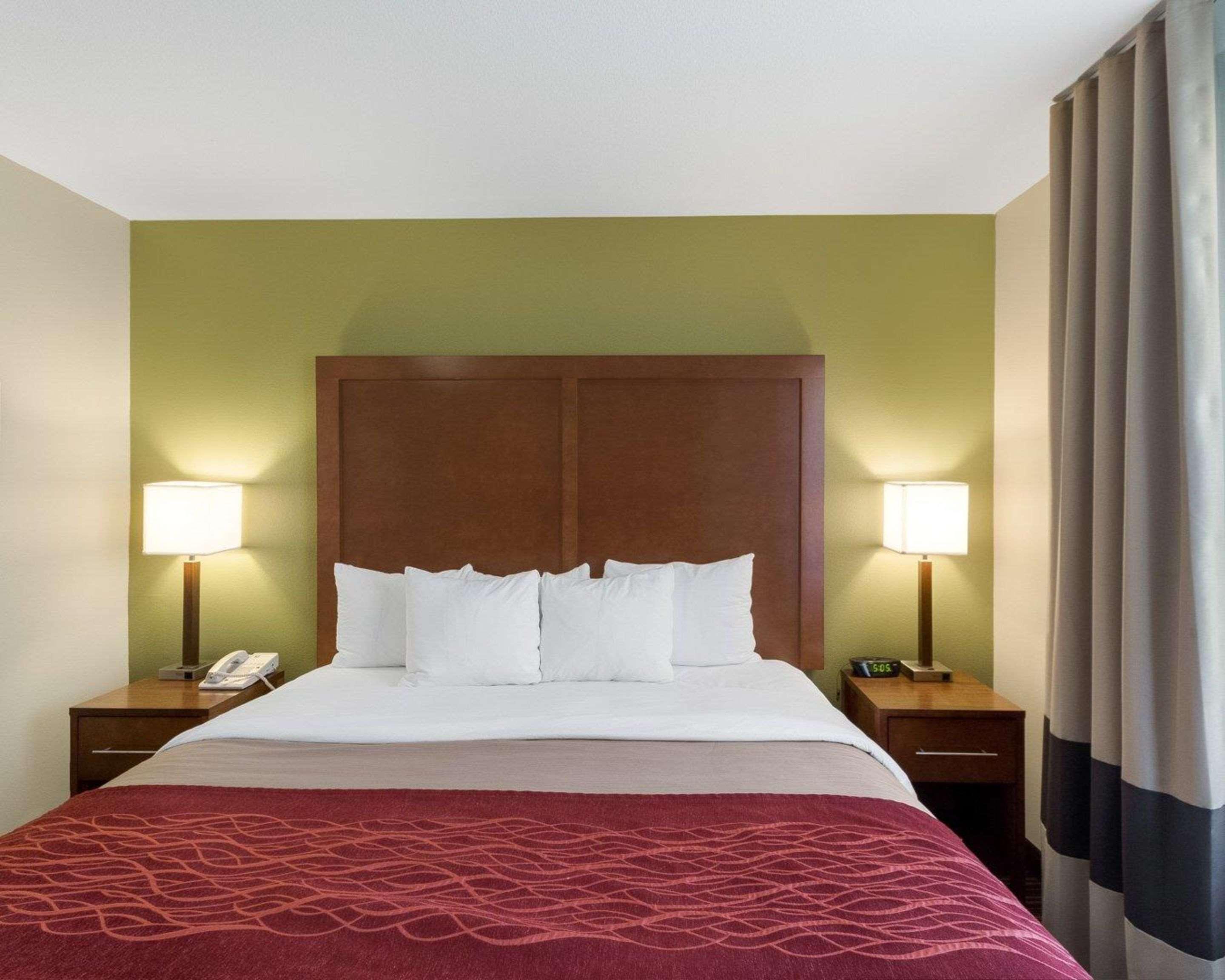 Comfort Inn & Suites Fayetteville-University Area Ngoại thất bức ảnh