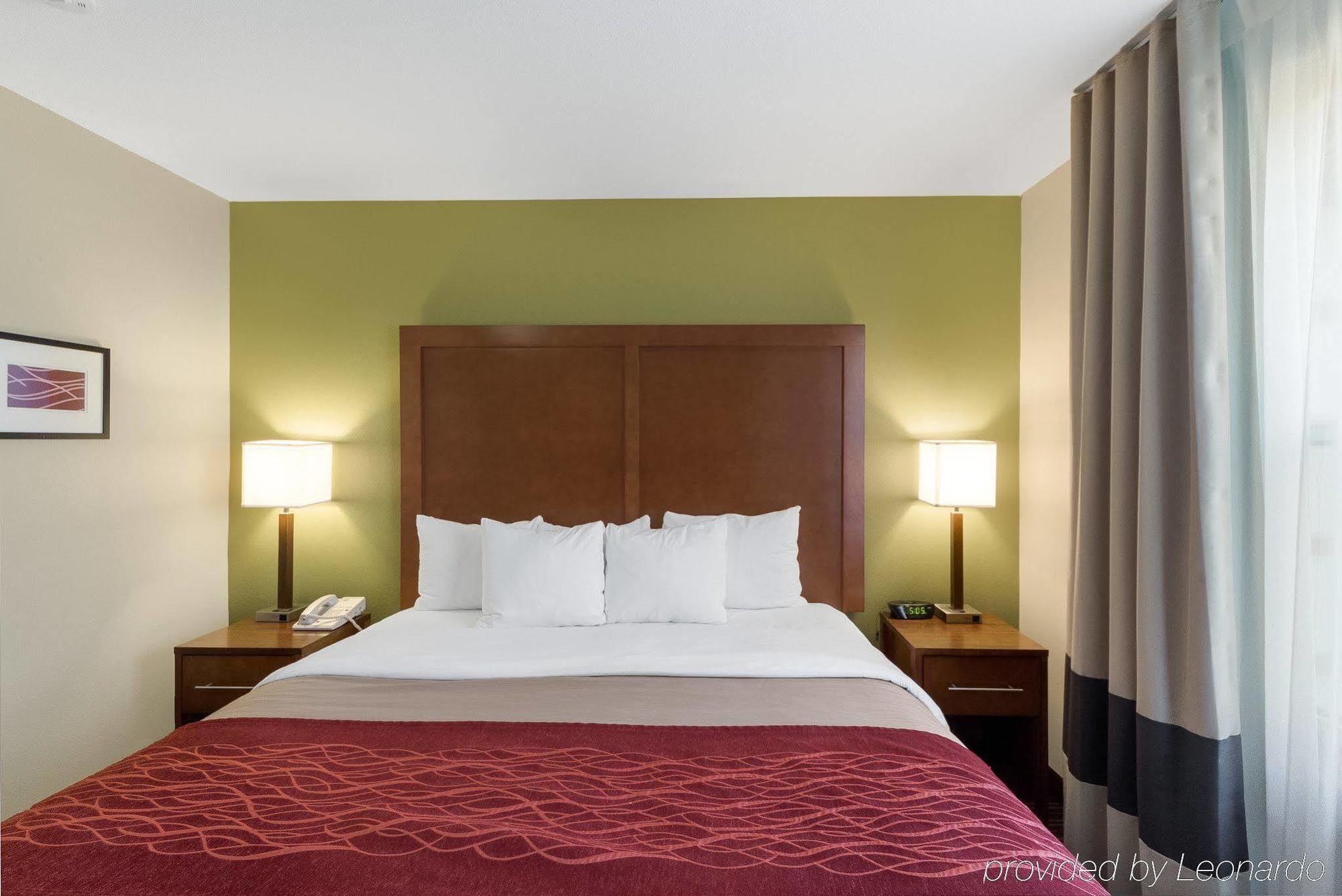Comfort Inn & Suites Fayetteville-University Area Ngoại thất bức ảnh