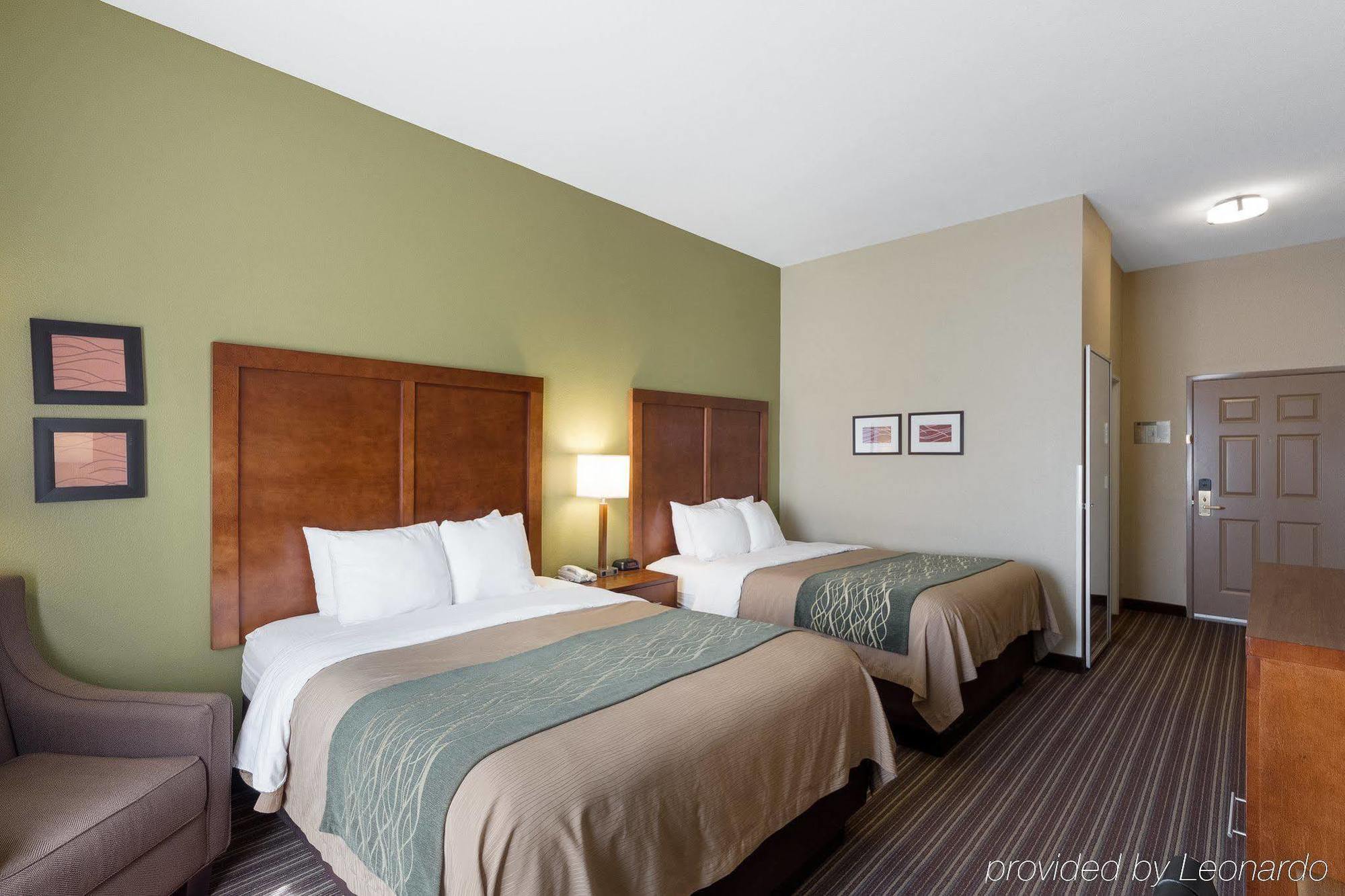 Comfort Inn & Suites Fayetteville-University Area Ngoại thất bức ảnh